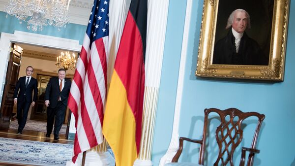 Глава немецкого МИД Хайко Маас и госсекретарь США Майк Помпео во время встречи в Вашингтоне. 23 мая 2018 Глава немецкого МИД Хайко Маас и госсекретарь США Майк Помпео во время встречи в Вашингтоне. 23 мая 2018