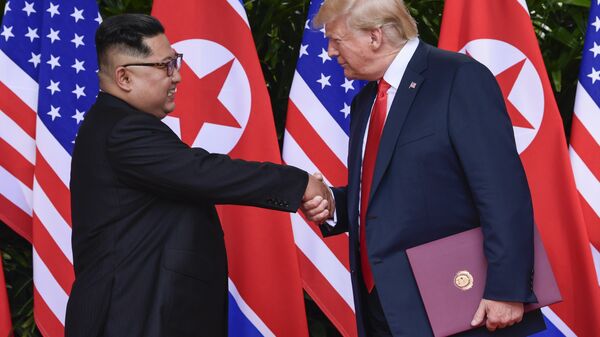 Лидер КНДР Ким Чен Ын и президент США Дональд Трамп Лидер КНДР Ким Чен Ын и президент США Дональд Трамп