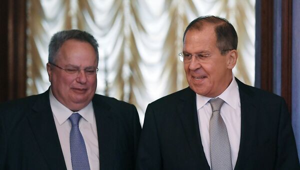 МИД Греции Никос Кодзиас и Сергей Лавров во время встречи. 13 июня 2018 МИД Греции Никос Кодзиас и Сергей Лавров во время встречи. 13 июня 2018