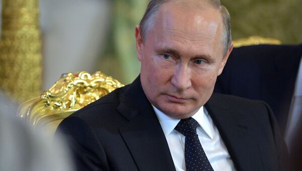 Владимир Путин во время беседы с президентом Республики Корея Мун Чжэ Ином. 22 июня 2018 Владимир Путин во время беседы с президентом Республики Корея Мун Чжэ Ином. 22 июня 2018