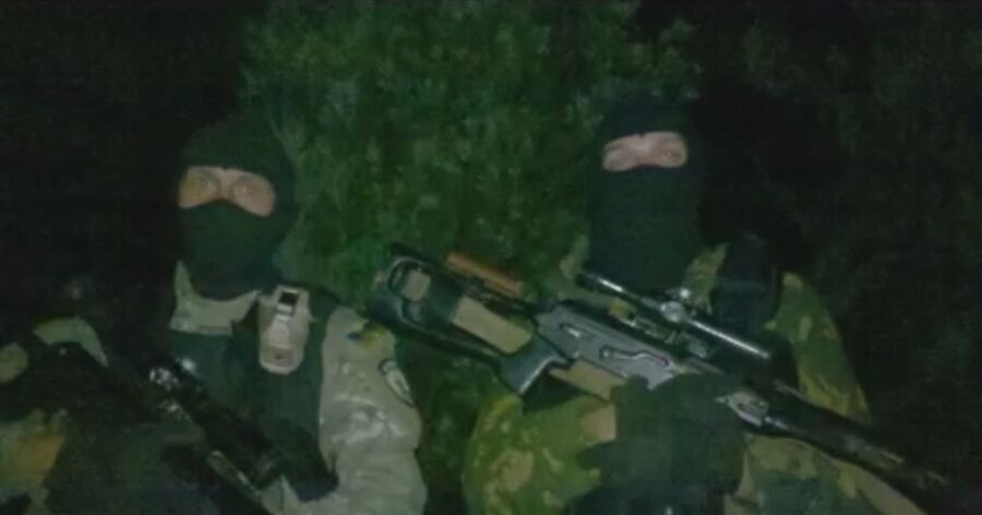 Подготовка к штурму Марьинки, 2014 год. Снайпера батальона Азов Подготовка к штурму Марьинки, 2014 год. Снайпера батальона Азов