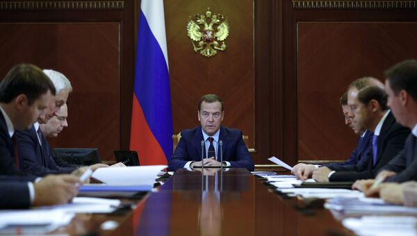 Председатель правительства РФ Дмитрий Медведев проводит совещание по вопросам международной торговли Председатель правительства РФ Дмитрий Медведев проводит совещание по вопросам международной торговли