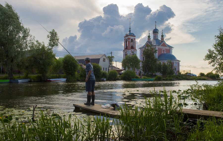 Церковь Сорока мучеников на Плещеевом озере в городе Переславль-Залесский Церковь Сорока мучеников на Плещеевом озере в городе Переславль-Залесский