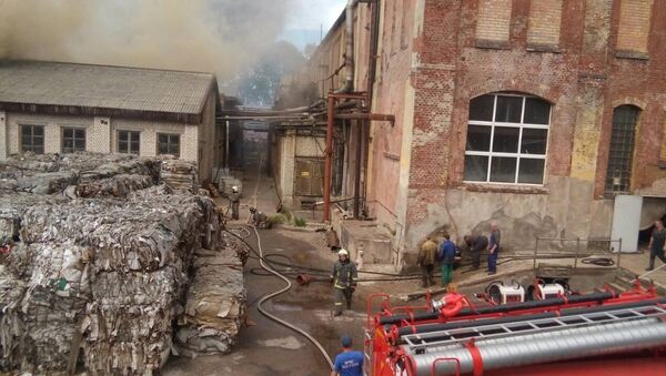 Пожар в цеху по производствы бумажных изделий на Заводском переулке в городе Советске. 29 июня 2018 Пожар в цеху по производствы бумажных изделий на Заводском переулке в городе Советске. 29 июня 2018