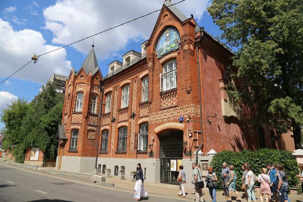 Историческое здание академии акварели и изящных искусств Сергея Андрияки Историческое здание академии акварели и изящных искусств Сергея Андрияки