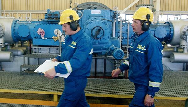 Рабочие на газораспределительной станции компании PGNiG под Варшавой, Польша Рабочие на газораспределительной станции компании PGNiG под Варшавой, Польша