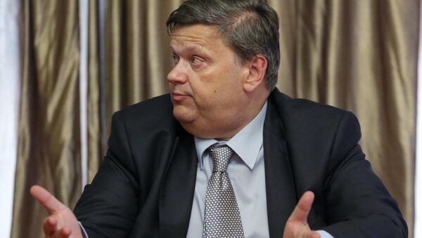 Президент и совладелец туроператора Натали Турс Владимир Воробьев во время пресс-конференции Президент и совладелец туроператора Натали Турс Владимир Воробьев во время пресс-конференции