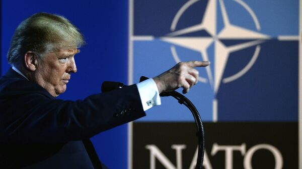 Президент США Дональд Трамп на пресс-конференции после участия в саммите НАТО в Брюсселе, Бельгии. 12 июля 2018 Президент США Дональд Трамп на пресс-конференции после участия в саммите НАТО в Брюсселе, Бельгии. 12 июля 2018