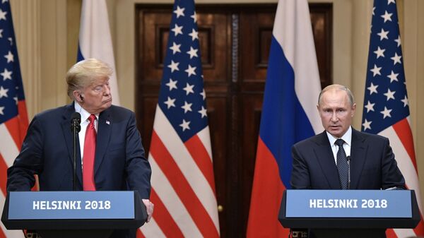 Президент РФ Владимир Путин и президент США Дональд Трамп на пресс-конференции по итогам встречи в Хельсинки Президент РФ Владимир Путин и президент США Дональд Трамп на пресс-конференции по итогам встречи в Хельсинки