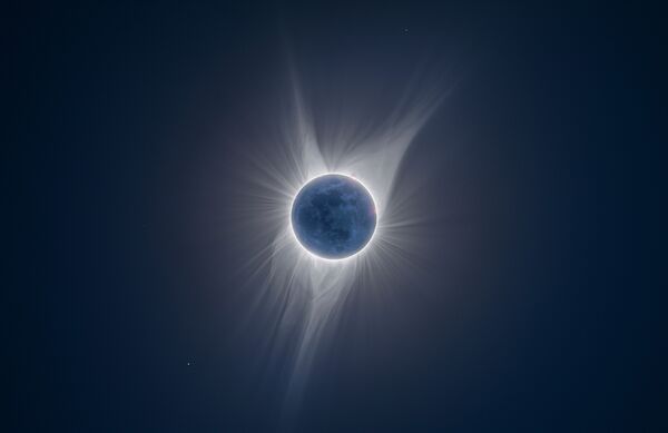 Работа фотографа Peter Ward Earth Shine, вошедшая в шорт-лист Insight Astronomy Photographer of the Year 2018 Работа фотографа Peter Ward Earth Shine, вошедшая в шорт-лист Insight Astronomy Photographer of the Year 2018