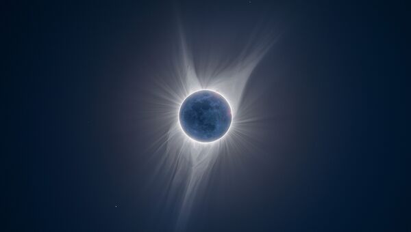 Работа фотографа Peter Ward Earth Shine, вошедшая в шорт-лист Insight Astronomy Photographer of the Year 2018 Работа фотографа Peter Ward Earth Shine, вошедшая в шорт-лист Insight Astronomy Photographer of the Year 2018