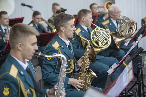 Выступление Центрального военного оркестра Министерства обороны Российской Федерации в саду Эрмитаж Выступление Центрального военного оркестра Министерства обороны Российской Федерации в саду Эрмитаж