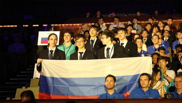 Участники сборной команды России по физике на 49-й Международной физической олимпиаде в Португалии. 28 июля 2018 Участники сборной команды России по физике на 49-й Международной физической олимпиаде в Португалии. 28 июля 2018