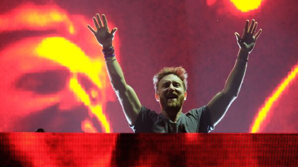 Диджей Дэвида Гетта выступает на музыкальном фестивале Park Live в Центральном парке культуры и отдыха имени Горького в Москве Диджей Дэвида Гетта выступает на музыкальном фестивале Park Live в Центральном парке культуры и отдыха имени Горького в Москве