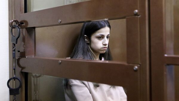 Задержанная по обвинению в убийстве отца 19-летняя Ангелина Хачатурян в Останкинском суде Задержанная по обвинению в убийстве отца 19-летняя Ангелина Хачатурян в Останкинском суде