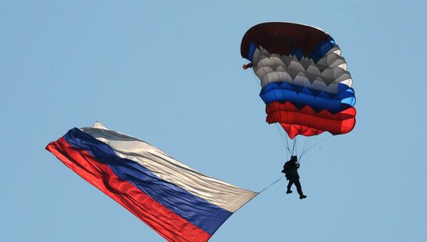 Военнослужащий Воздушно-десантных войск. Архивное фото Военнослужащий Воздушно-десантных войск. Архивное фото