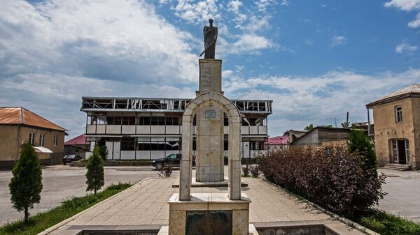 Памятник жертвам грузино-осетинского конфликта Скорбящий Ангел в Цхинвале Памятник жертвам грузино-осетинского конфликта Скорбящий Ангел в Цхинвале