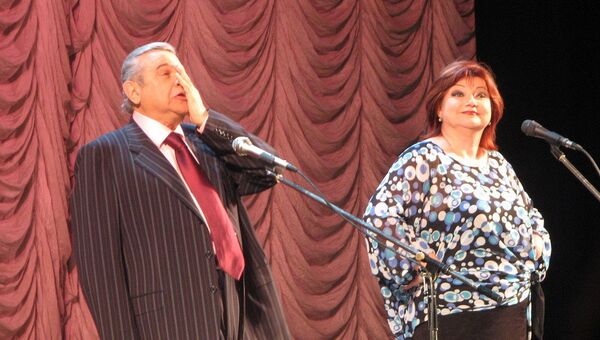 Вечер юмора Евгения Петросяна и Елены Степаненко в Московском Театре Эстрады Вечер юмора Евгения Петросяна и Елены Степаненко в Московском Театре Эстрады