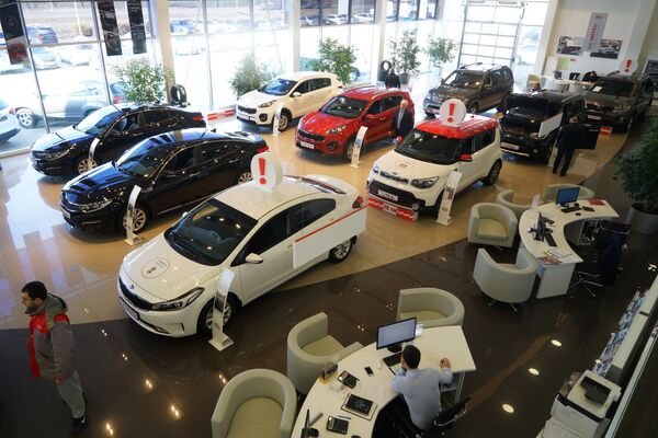 Автомобили KIA в автосалоне Автомобили KIA в автосалоне