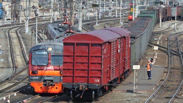 В Красноярском крае водитель иномарки врезался в грузовой поезд и погиб