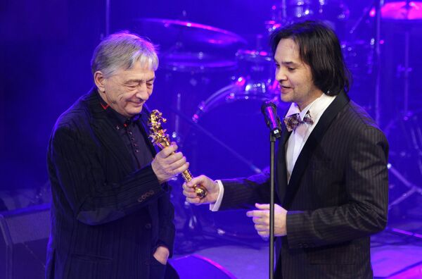 Писатель Эдуард Успенский, ставший лауреатом премии Золотой Джокер MAXIM Jameson 2013 в номинации Человек-легенда Писатель Эдуард Успенский, ставший лауреатом премии Золотой Джокер MAXIM Jameson 2013 в номинации Человек-легенда
