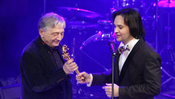 Писатель Эдуард Успенский, ставший лауреатом премии Золотой Джокер MAXIM Jameson 2013 в номинации Человек-легенда Писатель Эдуард Успенский, ставший лауреатом премии Золотой Джокер MAXIM Jameson 2013 в номинации Человек-легенда