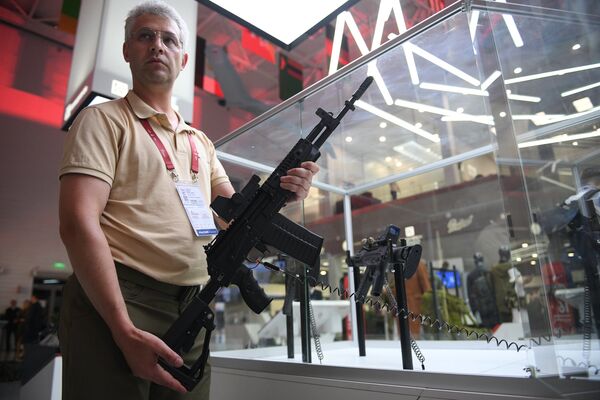 Автомат Калашникова АК-308 на презентации в рамках IV Международного военно-технического форума Армия-2018 в КВЦ Патриот Автомат Калашникова АК-308 на презентации в рамках IV Международного военно-технического форума Армия-2018 в КВЦ Патриот