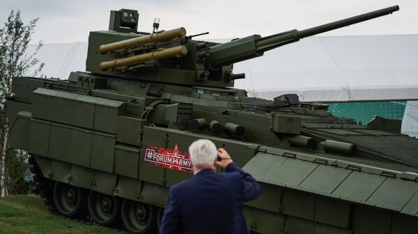 Перспективная российская боевая бронированная машина на базе универсальной гусеничной платформы Армата Т-15 на форуме Армия-2018 в Кубинке Перспективная российская боевая бронированная машина на базе универсальной гусеничной платформы Армата Т-15 на форуме Армия-2018 в Кубинке
