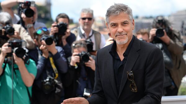 Джордж Клуни рассказал, почему его дети верят в Санта Клауса