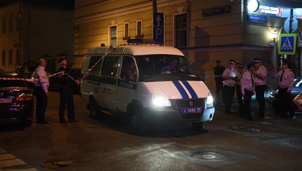 Машина правоохранительных органов на улице Сивцев Вражек в Москве. 23 августа 2018 Машина правоохранительных органов на улице Сивцев Вражек в Москве. 23 августа 2018