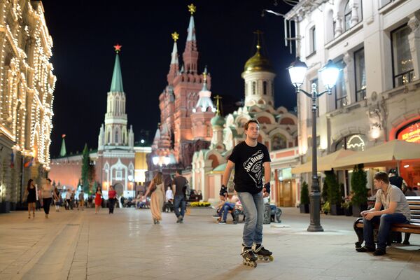 Открытие пешеходной зоны на Никольской улице в Москве Открытие пешеходной зоны на Никольской улице в Москве