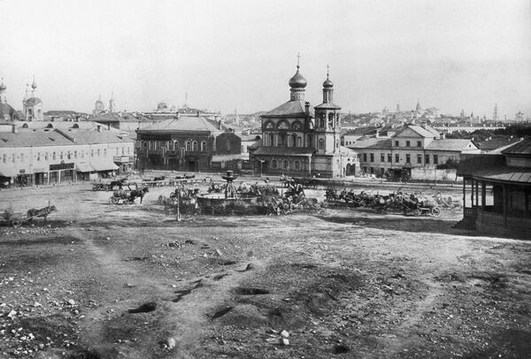 Варварская площадь в Москве (площадь Ногина). Снимок XIX века Варварская площадь в Москве (площадь Ногина). Снимок XIX века