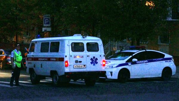 Полиция и скорая помощь в центре Донецка после взрыва в кафе Сепар, в результате которого погиб глава ДНР Александр Захарченко Полиция и скорая помощь в центре Донецка после взрыва в кафе Сепар, в результате которого погиб глава ДНР Александр Захарченко
