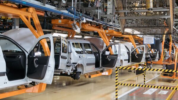 Сборка новых автомобилей на заводе АвтоВАЗ в Тольятти Сборка новых автомобилей на заводе АвтоВАЗ в Тольятти