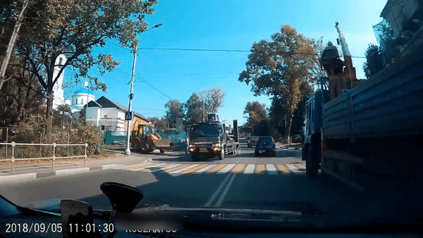 Падение столба в Серпухове Падение столба в Серпухове