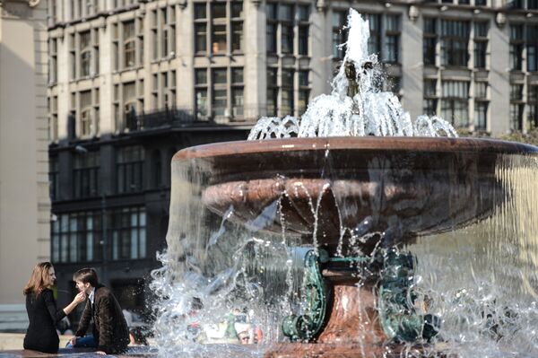 В Москве открылся сезон работы фонтанов В Москве открылся сезон работы фонтанов