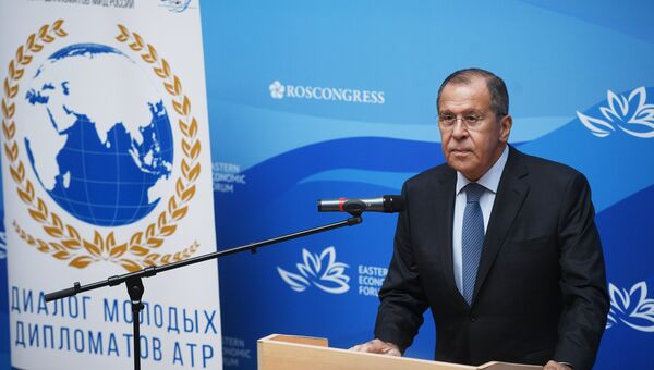 Министр иностранных дел РФ Сергей Лавров во время сессии Молодежное дипломатические сотрудничество со странами АТР: перспективы развития в рамках IV Восточного экономического форума во Владивостоке. Министр иностранных дел РФ Сергей Лавров во время сессии Молодежное дипломатические сотрудничество со странами АТР: перспективы развития в рамках IV Восточного экономического форума во Владивостоке.