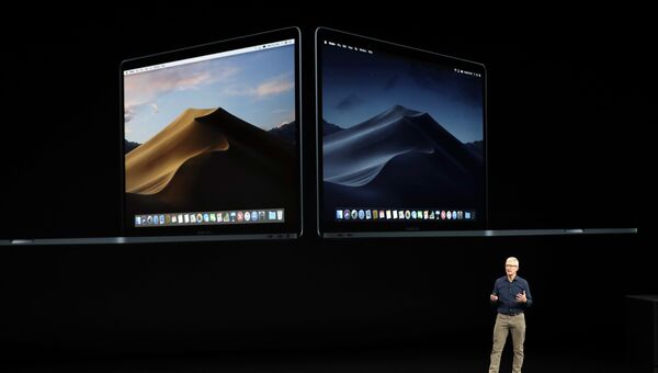 Генеральный директор Apple Тим Кук рассказывает о новом MacBook. 12 сентября 2018 года Генеральный директор Apple Тим Кук рассказывает о новом MacBook. 12 сентября 2018 года