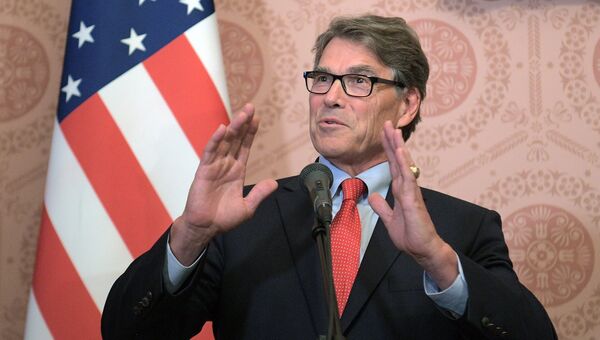Министр энергетики США Рик Перри во время совместного с министром энергетики РФ Александром Новаком подхода к прессе по итогам встречи в Москве. 13 сентября 2018 Министр энергетики США Рик Перри во время совместного с министром энергетики РФ Александром Новаком подхода к прессе по итогам встречи в Москве. 13 сентября 2018