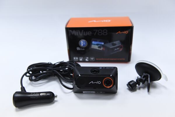 Видеорегистратор MIO MiVue 788 Видеорегистратор MIO MiVue 788