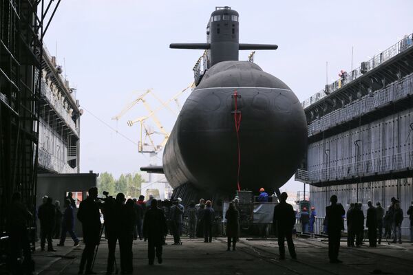 Торжественная церемония спуска на воду дизель-электрической подводной лодки Кронштадт проекта 677 Лада на Адмиралтейских верфях в Санкт-Петербурге Торжественная церемония спуска на воду дизель-электрической подводной лодки Кронштадт проекта 677 Лада на Адмиралтейских верфях в Санкт-Петербурге