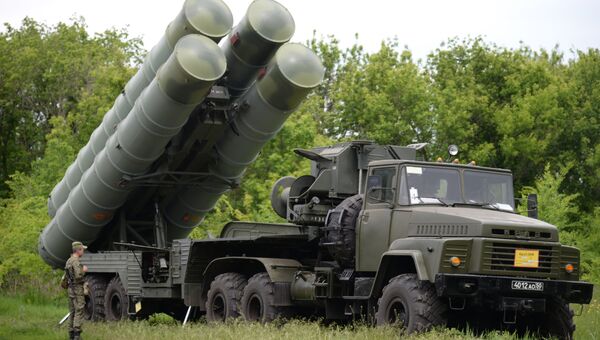 Зенитные ракетные комплексы С-300 Фаворит. Архивное фото Зенитные ракетные комплексы С-300 Фаворит. Архивное фото