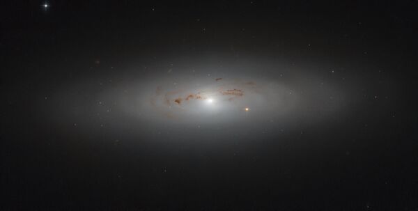 Галактика NGC 4036 в созвездии Большая Медведица Галактика NGC 4036 в созвездии Большая Медведица