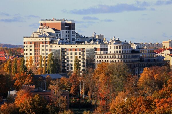 Жилой комплекс современной постройки на улице Дмитрия Донского в Калининграде Жилой комплекс современной постройки на улице Дмитрия Донского в Калининграде