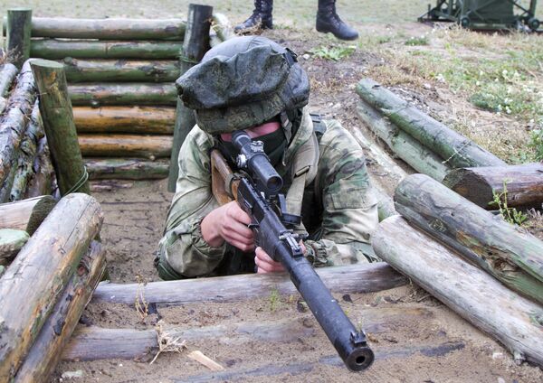 Снайпер Артем Трусов на стрельбище воинской части под Нижним Новгородом Снайпер Артем Трусов на стрельбище воинской части под Нижним Новгородом