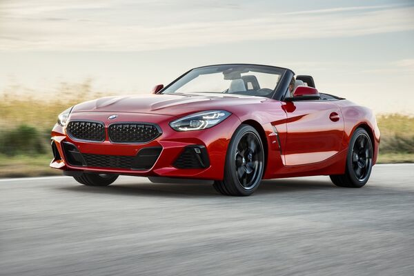 Автомобиль BMW Z4 Автомобиль BMW Z4