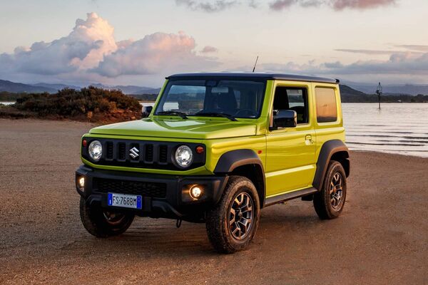 Автомобиль Suzuki Jimny Автомобиль Suzuki Jimny