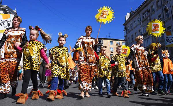 Участники праздничных мероприятий, посвященных Дню тигра, во Владивостоке Участники праздничных мероприятий, посвященных Дню тигра, во Владивостоке