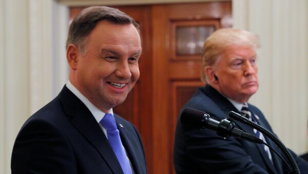 Президент Польши Анджей Дуда и президент США Дональд Трамп во время пресс-конференции в Вашингтоне. 18 сентября 2018 Президент Польши Анджей Дуда и президент США Дональд Трамп во время пресс-конференции в Вашингтоне. 18 сентября 2018