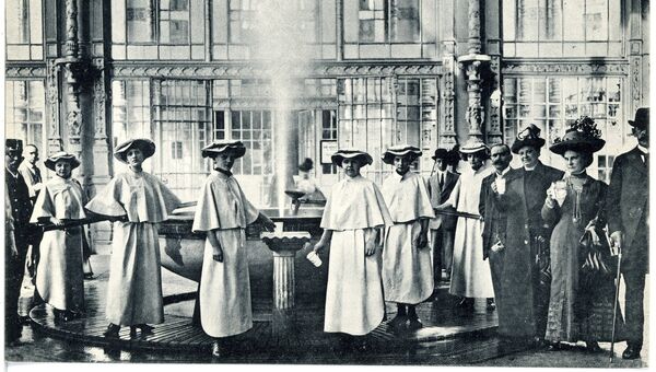 Бальнеологический курорт в Карлсбаде. 1913 Бальнеологический курорт в Карлсбаде. 1913